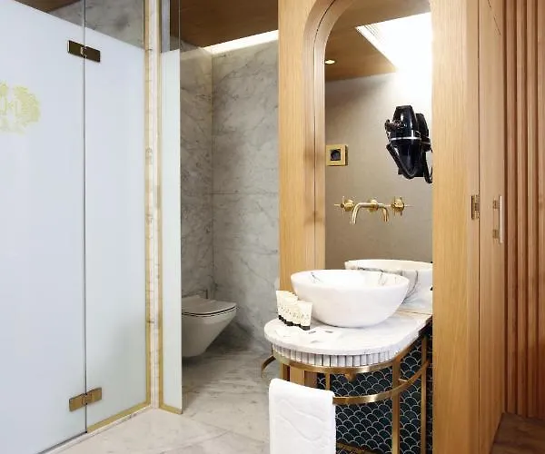 Kate Special Class & 4*