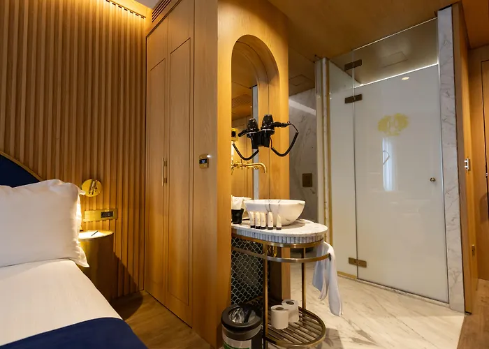 מלון Kate Special Class &