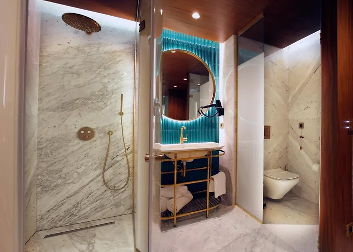 Kate Special Class & Отель